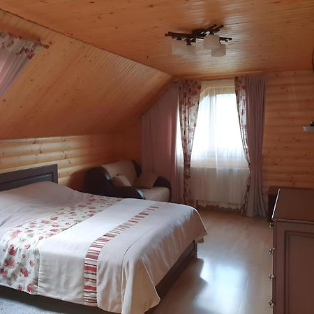 Chalet 888 Cottages Palyanytsya Exterior photo