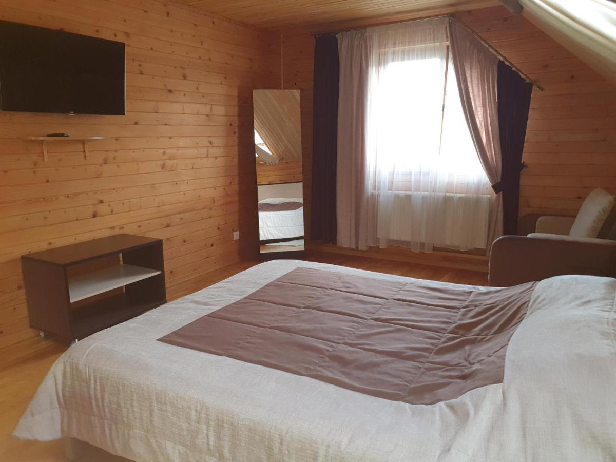 Chalet 888 Cottages Palyanytsya Exterior photo